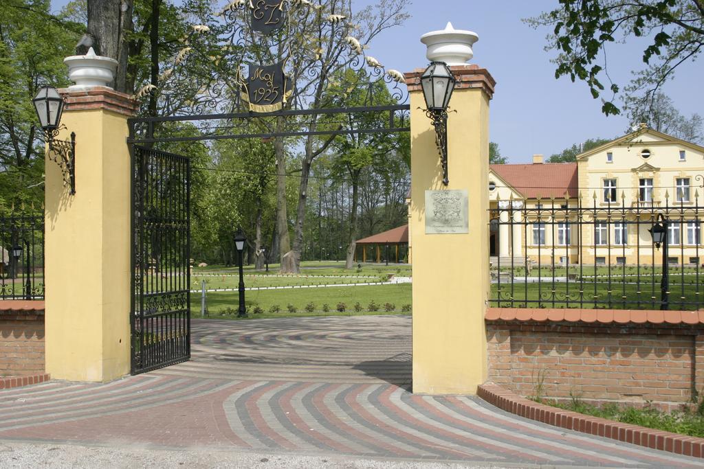 Palac Piorunow & Spa Kwiatkowice Exteriör bild