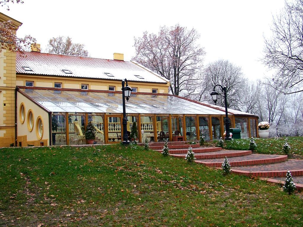 Palac Piorunow & Spa Kwiatkowice Exteriör bild