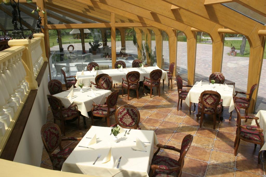 Palac Piorunow & Spa Kwiatkowice Exteriör bild