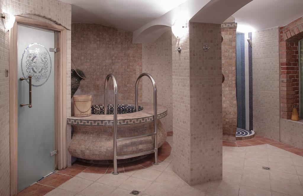 Palac Piorunow & Spa Kwiatkowice Exteriör bild