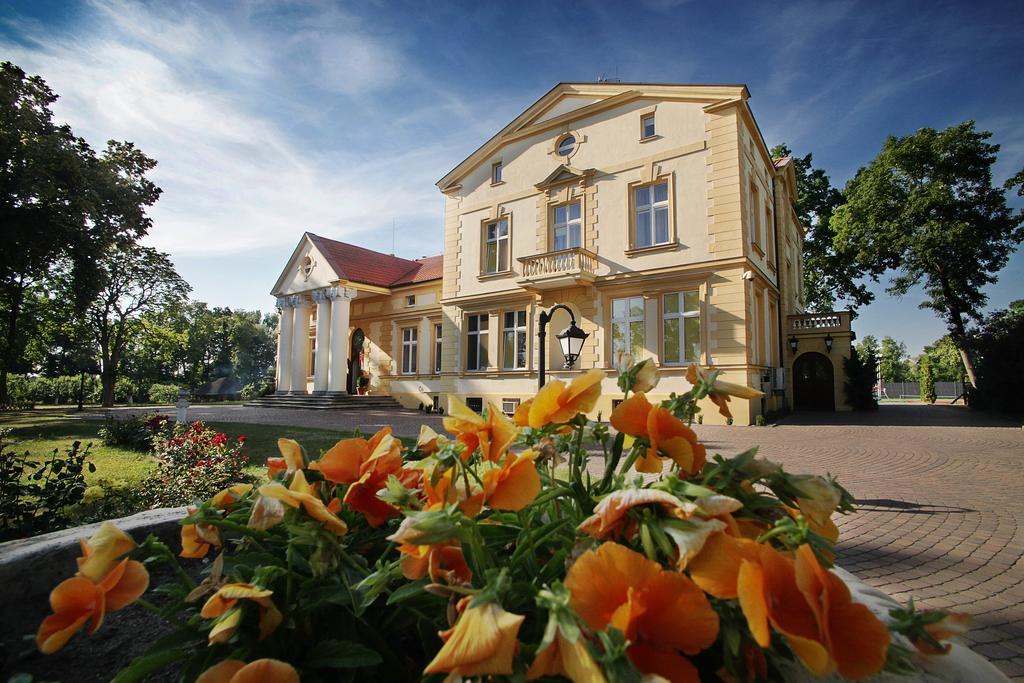 Palac Piorunow & Spa Kwiatkowice Exteriör bild