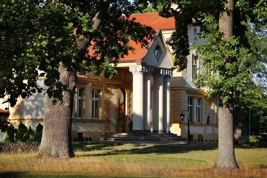 Palac Piorunow & Spa Kwiatkowice Exteriör bild