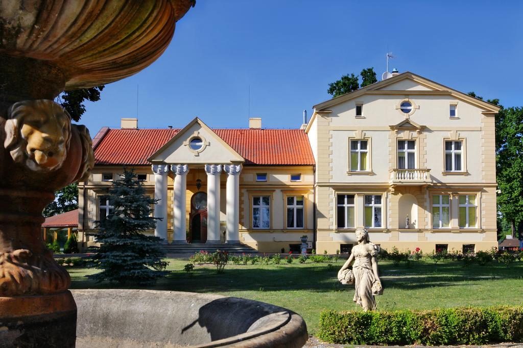 Palac Piorunow & Spa Kwiatkowice Exteriör bild