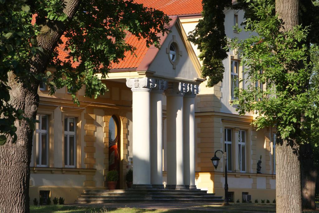 Palac Piorunow & Spa Kwiatkowice Exteriör bild