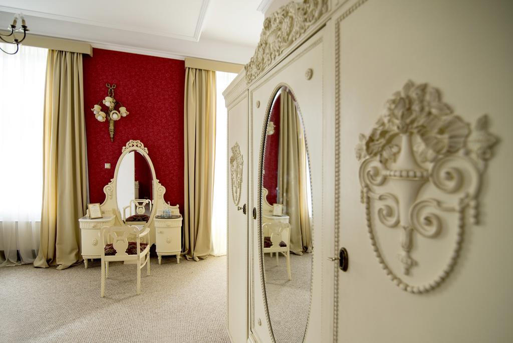 Palac Piorunow & Spa Kwiatkowice Exteriör bild