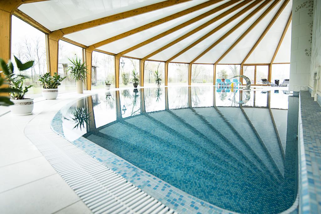 Palac Piorunow & Spa Kwiatkowice Exteriör bild