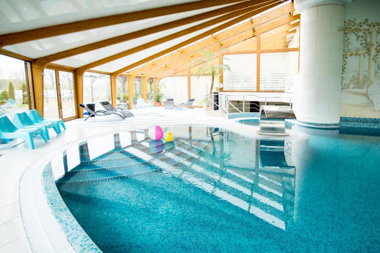 Palac Piorunow & Spa Kwiatkowice Exteriör bild